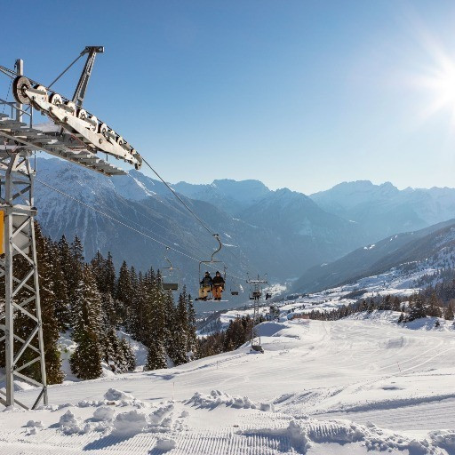 «Attenzione: gli impianti sono in zona valangaria ed ormai obsoleti»