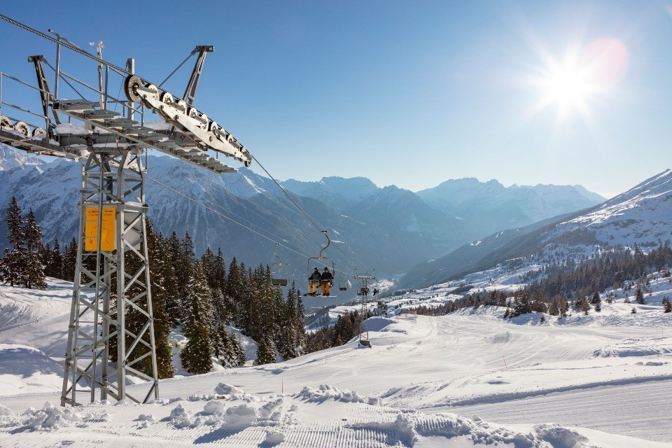 «Attenzione: gli impianti sono in zona valangaria ed ormai obsoleti»