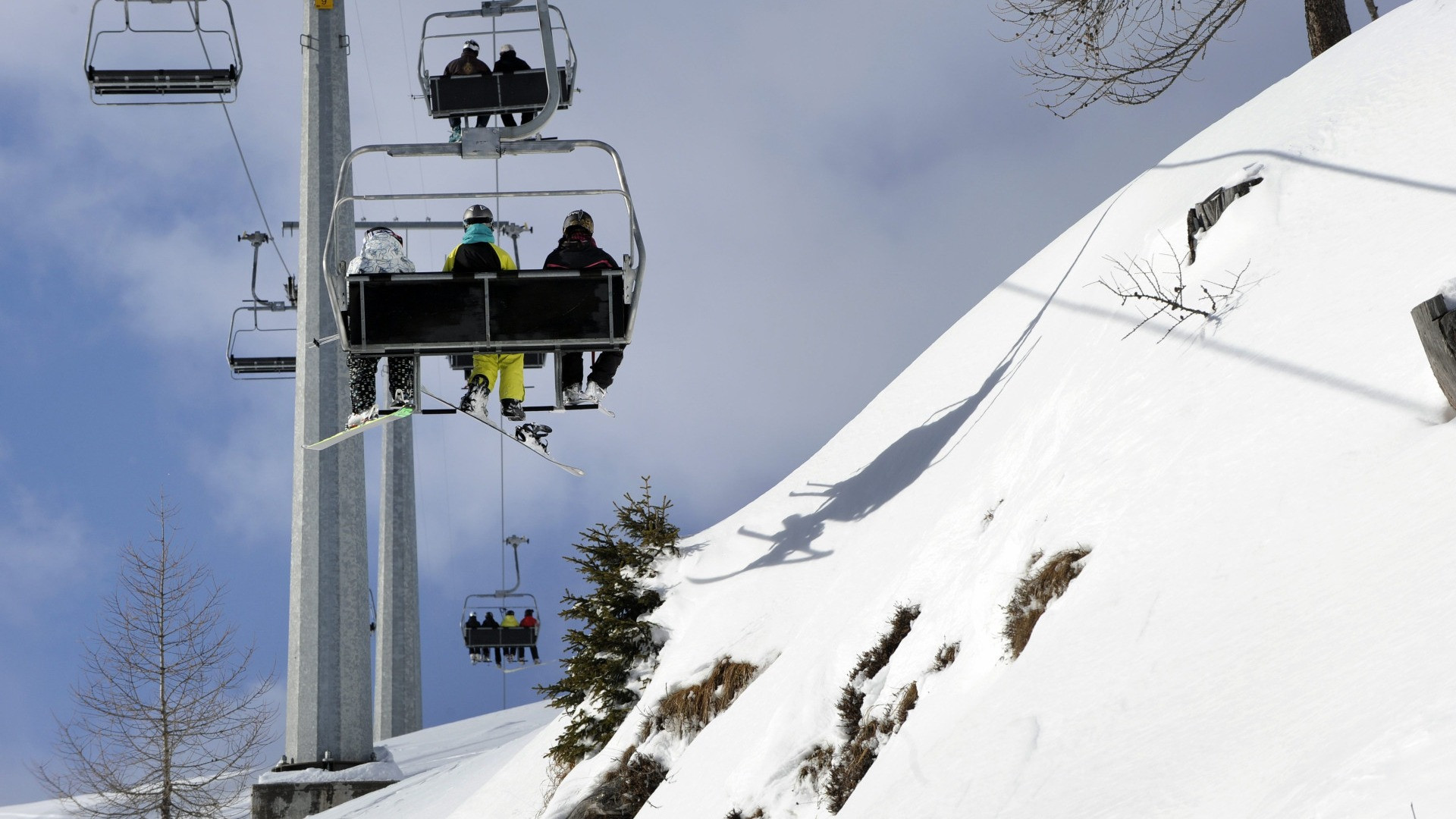 Gli impianti tornano a sorridere: «Neve e vacanze ci hanno aiutato»