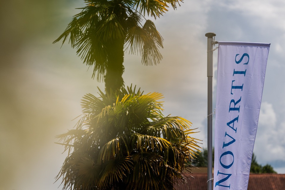 Ethos boccia i compensi di Novartis: «La busta paga del CEO è eccessiva»