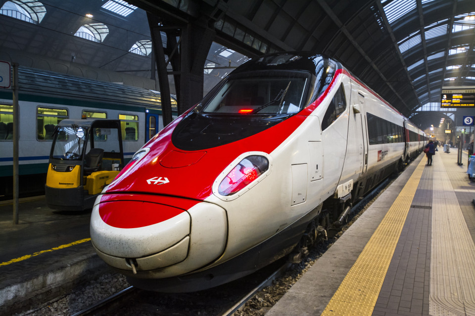 Eurocity bloccato in galleria tra Olten e Berna