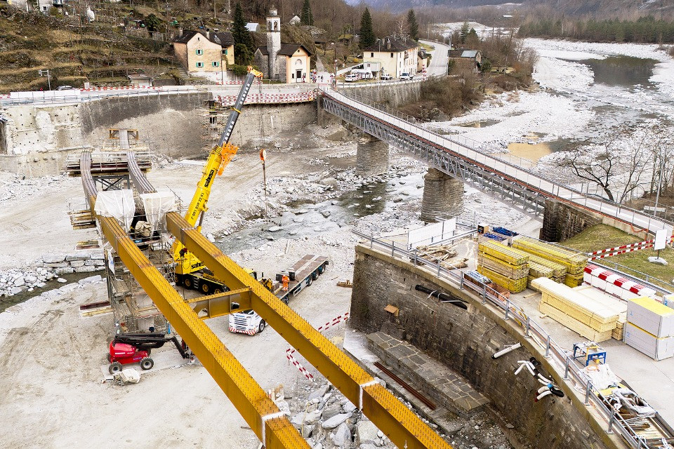 Il cantiere del nuovo ponte di Visletto prosegue come da programma