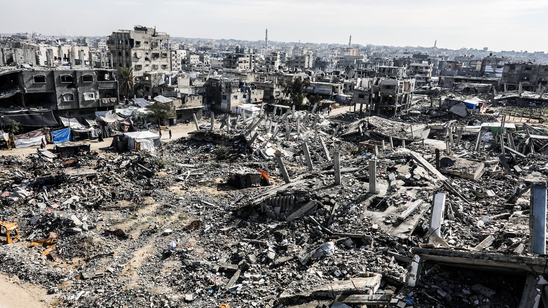 Trump valuta opzioni sull’Iran mentre continuano gli attacchi su Gaza