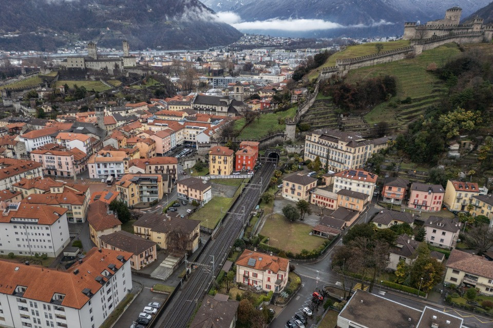Forse niente più ostacoli sui binari... del terzo binario