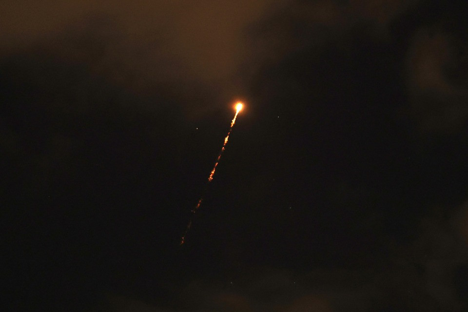 Nuova serie di attacchi USA-Israele in diverse città dell'Iran