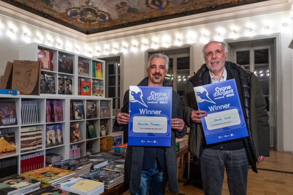 Tra nuvolette e cigni d'oro: sul lago si specchiano le opere premiate