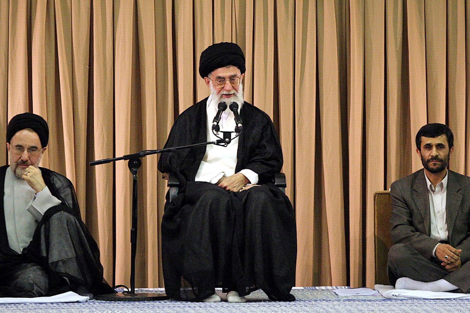 Attacchi USA-Israele sull'Iran, «ucciso anche Ahmadinejad»