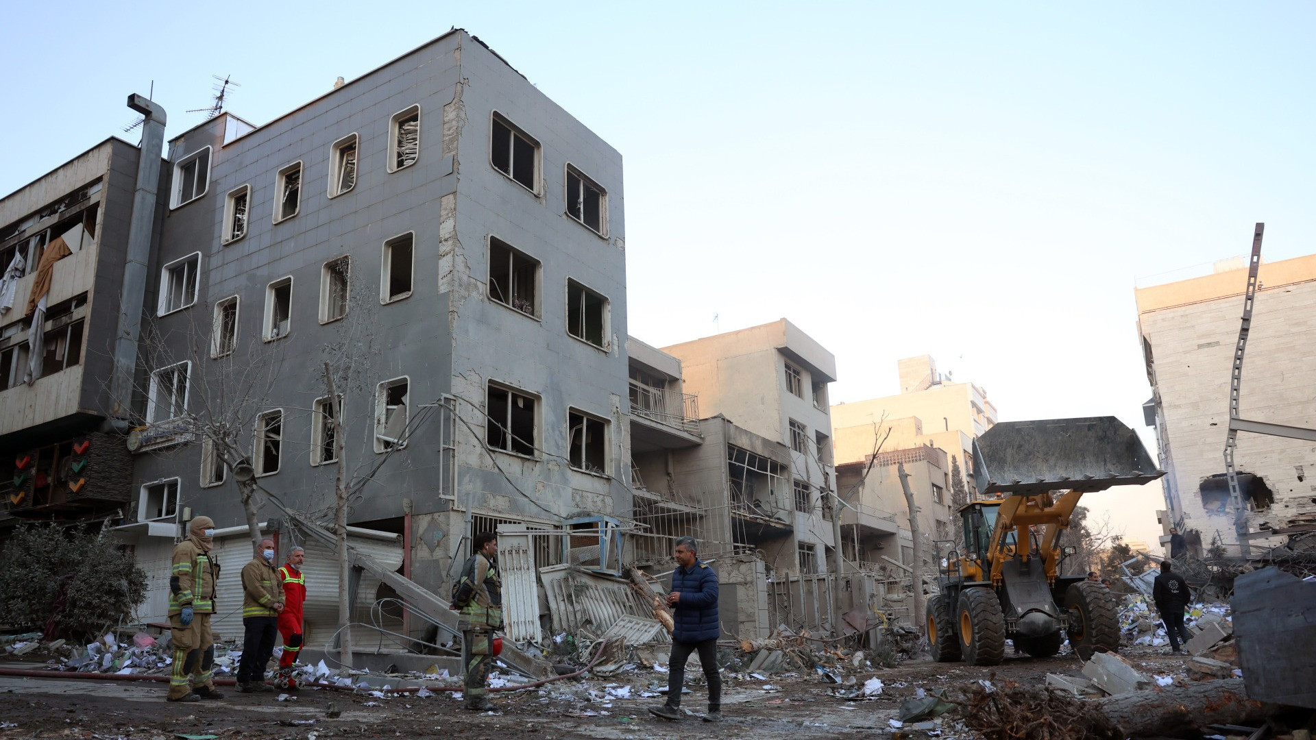 Gli USA: «Abbiamo distrutto i posti di comando dei pasdaran»