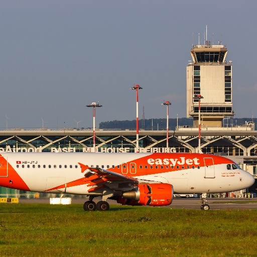 Voli EasyJet fino al 1682% più cari all’EuroAirport di Basilea