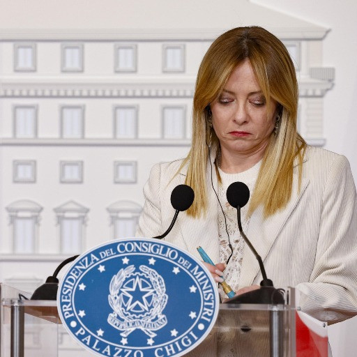 Meloni: «L'Italia non è in guerra», ma in Parlamento fuoco e fiamme