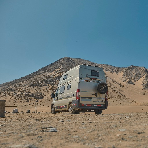 Dall’Oman alla fuga verso la Turchia: coppia svizzera attraversa l’Iraq in camper