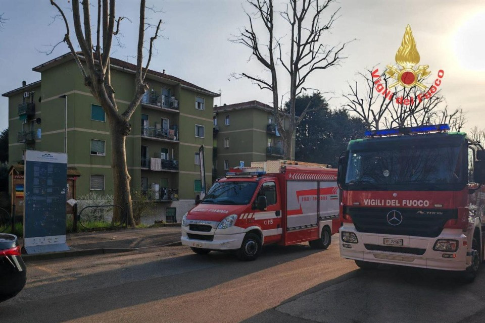 Attraversa i binari e viene travolto da un treno: 29.enne muore in Brianza