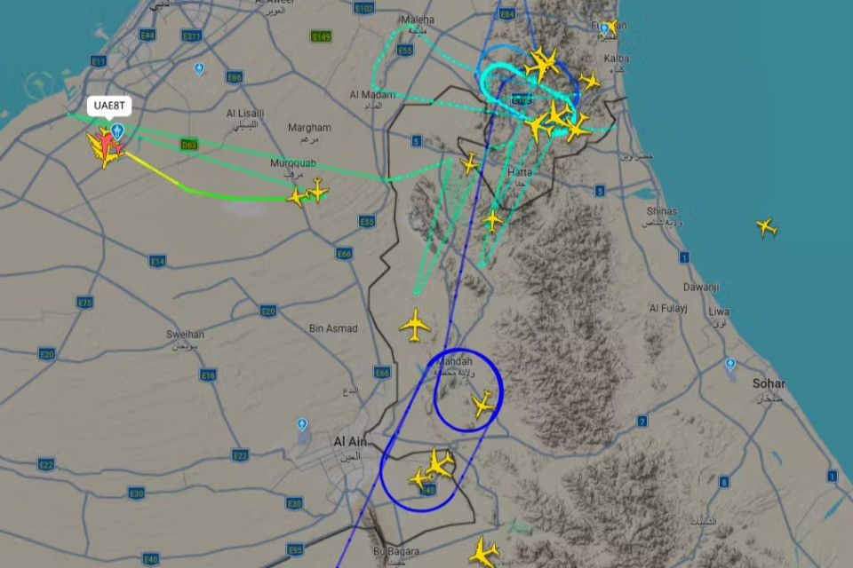 Un volo Emirates partito da Zurigo e diretto a Dubai ha sorvolato il deserto per ore