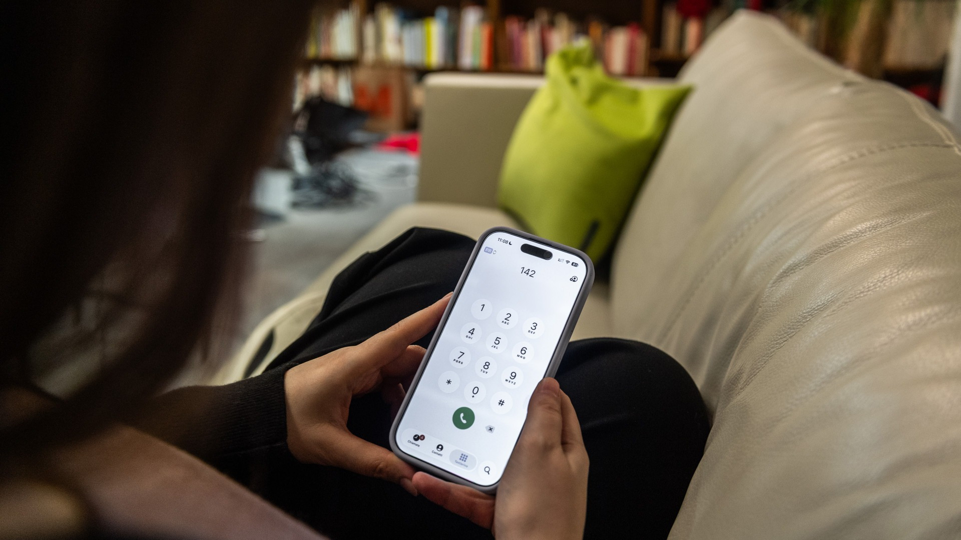 Tre cifre contro la violenza: ecco il 142