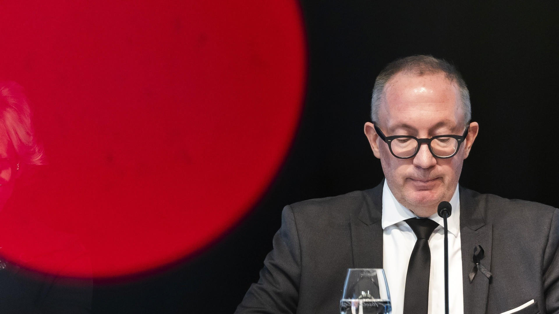 Crans-Montana, indagato pure il sindaco Nicolas Féraud