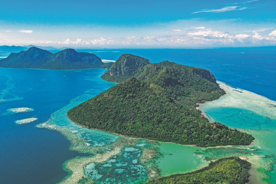 La donna che gira il mondo, di isola in isola