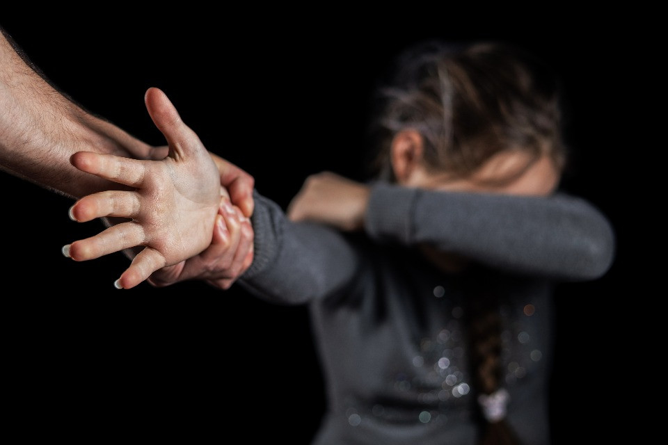 Relazioni tossiche: «Così si riconoscono i campanelli d'allarme»