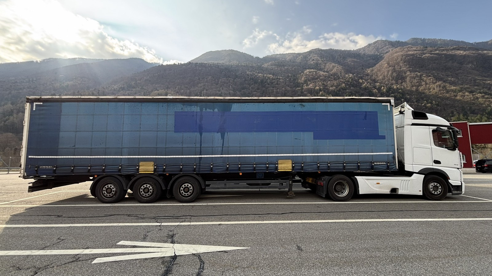 San Vittore, a un autoarticolato con notevole sovraccarico viene impedito di proseguire