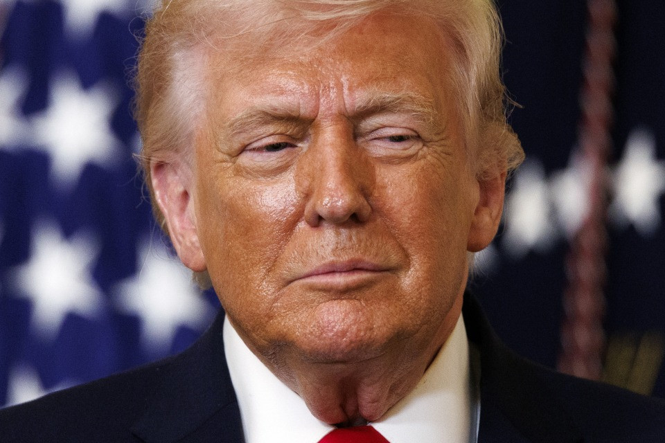 Trump non molla: «Guardate cosa succede oggi a questi folli bastardi, li sto uccidendo»