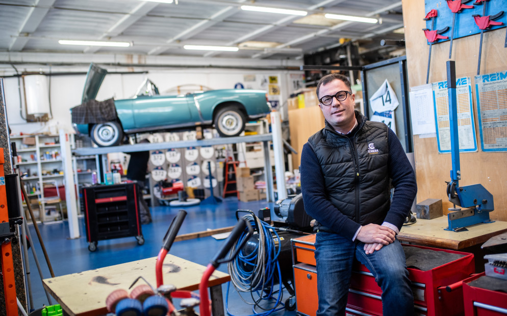Paolo Pedersoli nella sua officina (foto Cdt-Putzu)