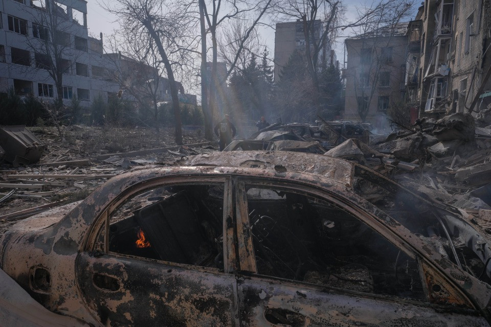 «Massiccio attacco» russo contro la regione di Kiev, morti e feriti