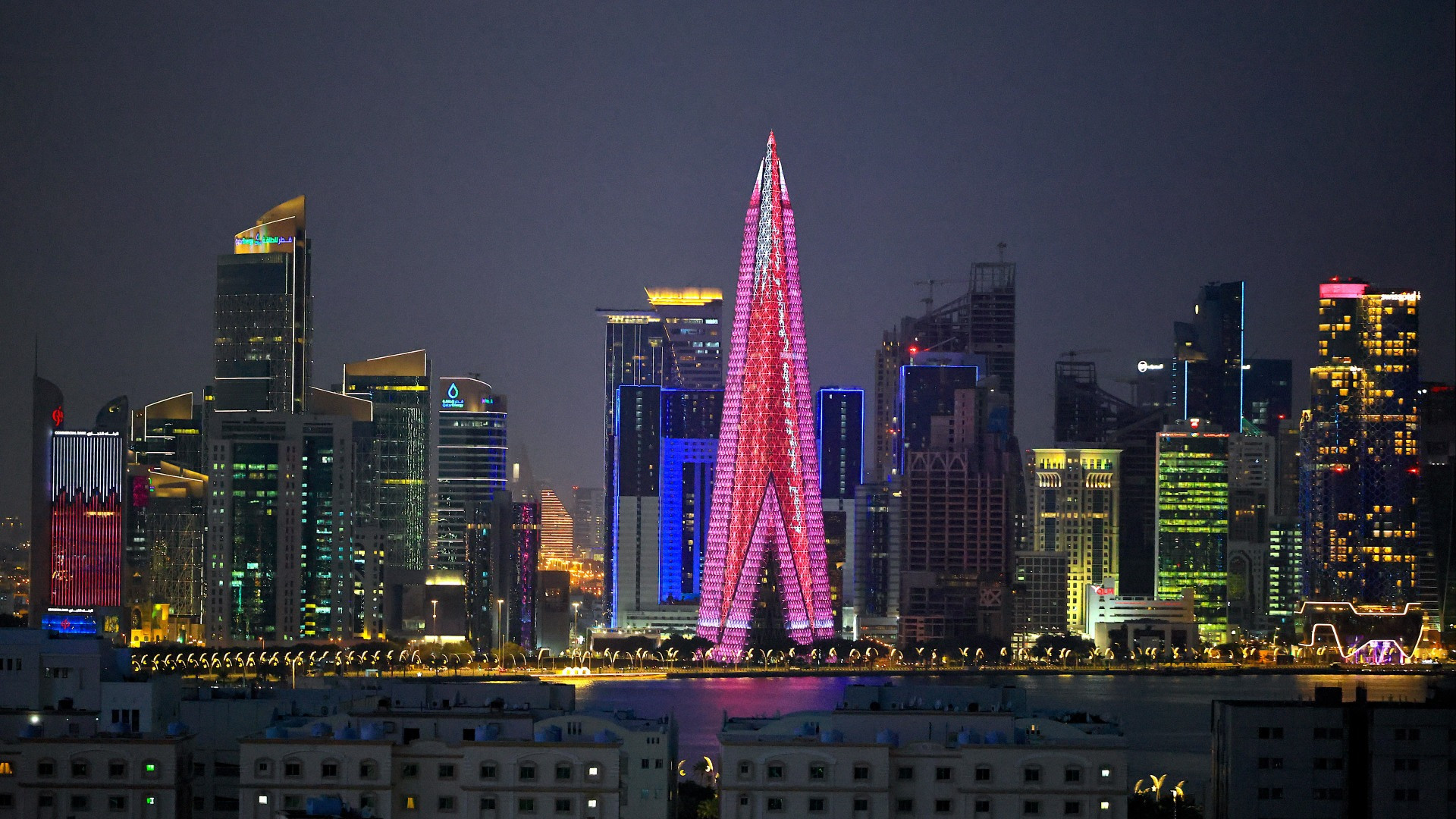 Allarme urgente ai civili di Doha e Dubai, residenti invitati a evacuare