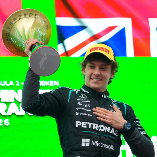 Storico Kimi in una Formula 1 stravolta