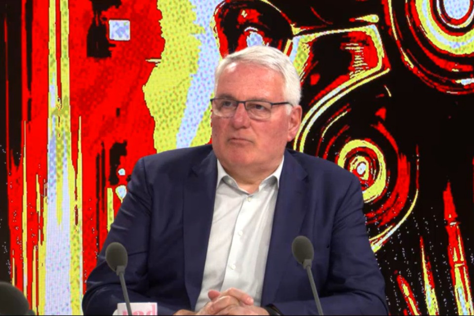 Bruno Giussani: «L’intelligenza artificiale ci seduce perché ci permette di delegare lo sforzo di pensare»