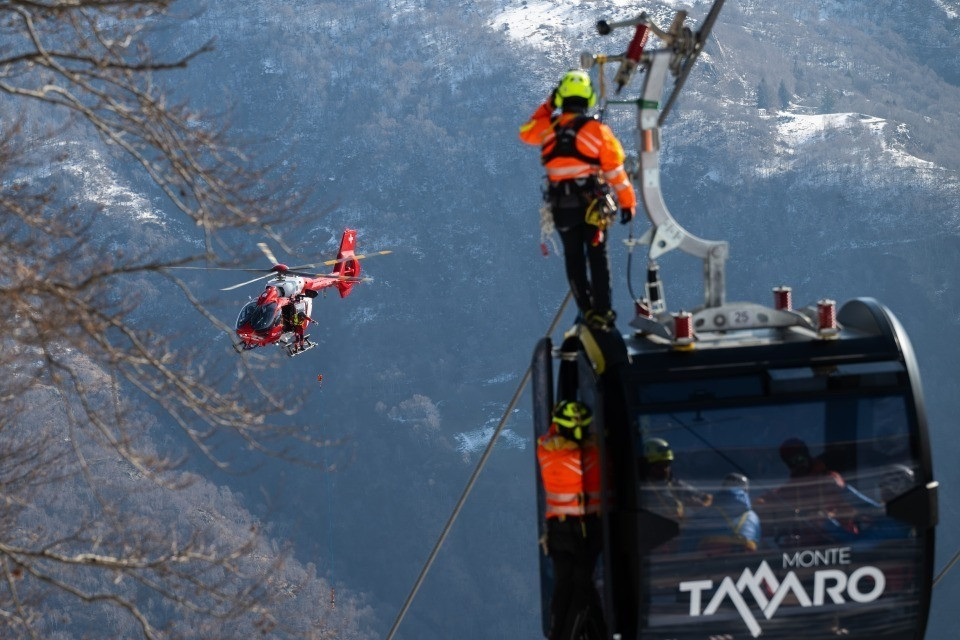 Rega e soccorritori in azione sul Monte Tamaro