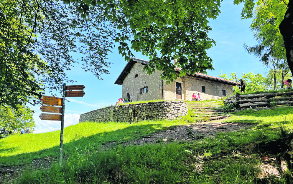In vetta al monte San Giorgio, in territorio di Meride 