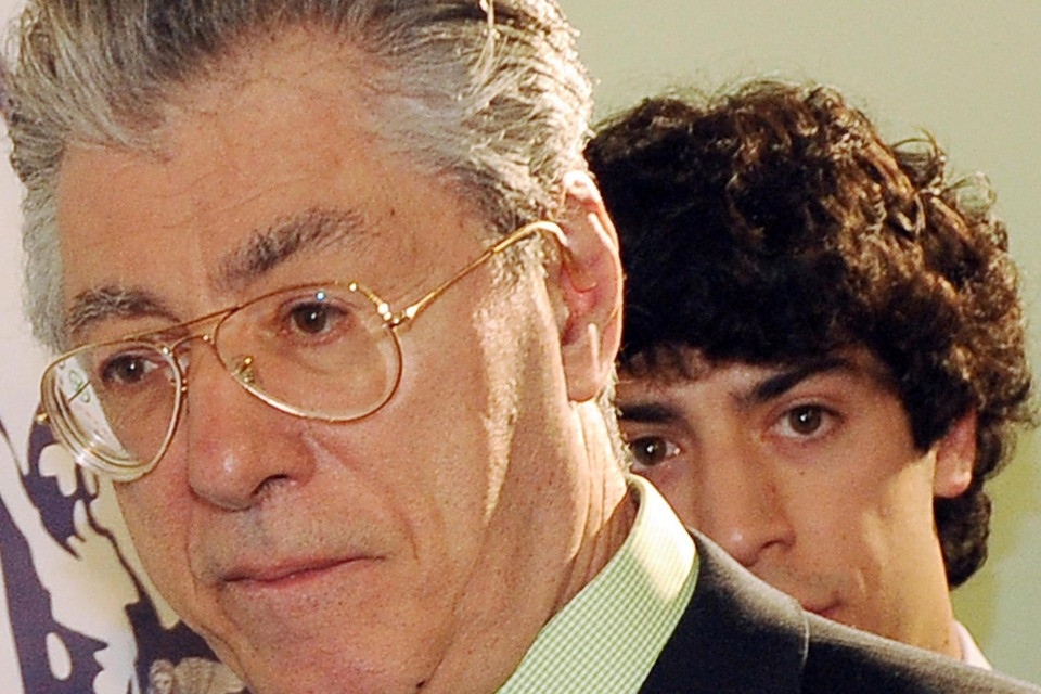 Addio a Umberto Bossi, storico leader della Lega