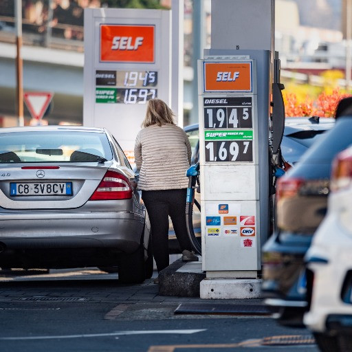 Distributori di benzina: «Berna ci deve aiutare»