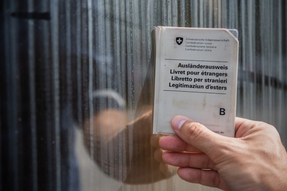 «I permessi di soggiorno? Solo presentando la fedina»