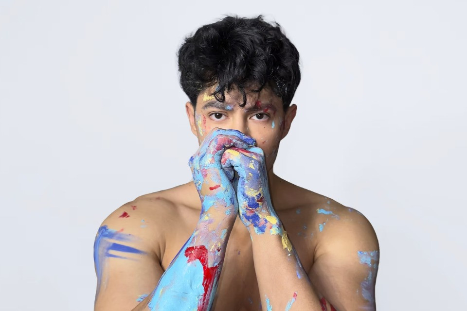 Ronal Bejarano protagonista a YouNique: «Il mio vuoto per rappresentare il mondo»