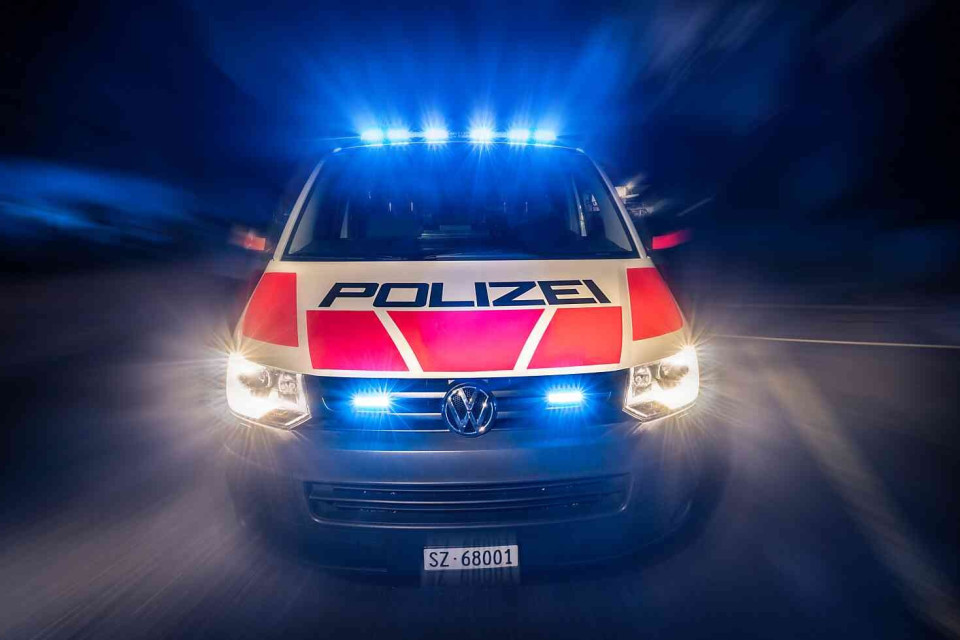 17enni francesi arrestati durante tentativo di effrazione