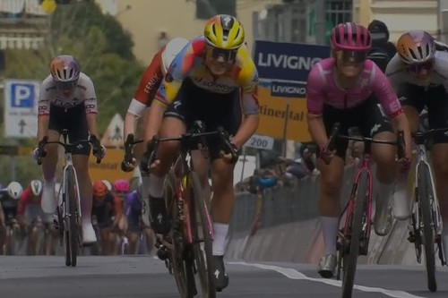 Noemi Rüegg chiude al secondo posto la Milano-Sanremo donne