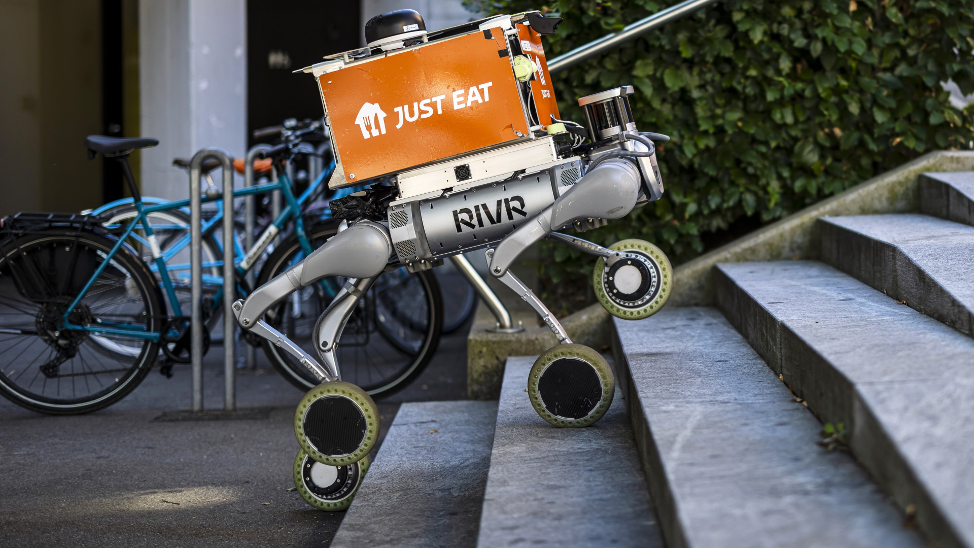 Amazon acquisisce Rivr, startup del Politecnico di Zurigo