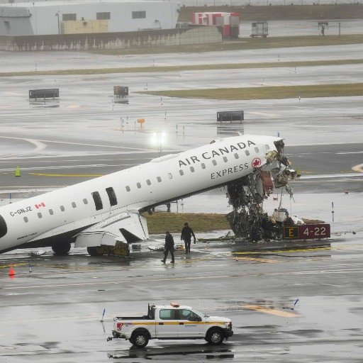 «Fermati, fermati»: in un audio il momento dello schianto a LaGuardia