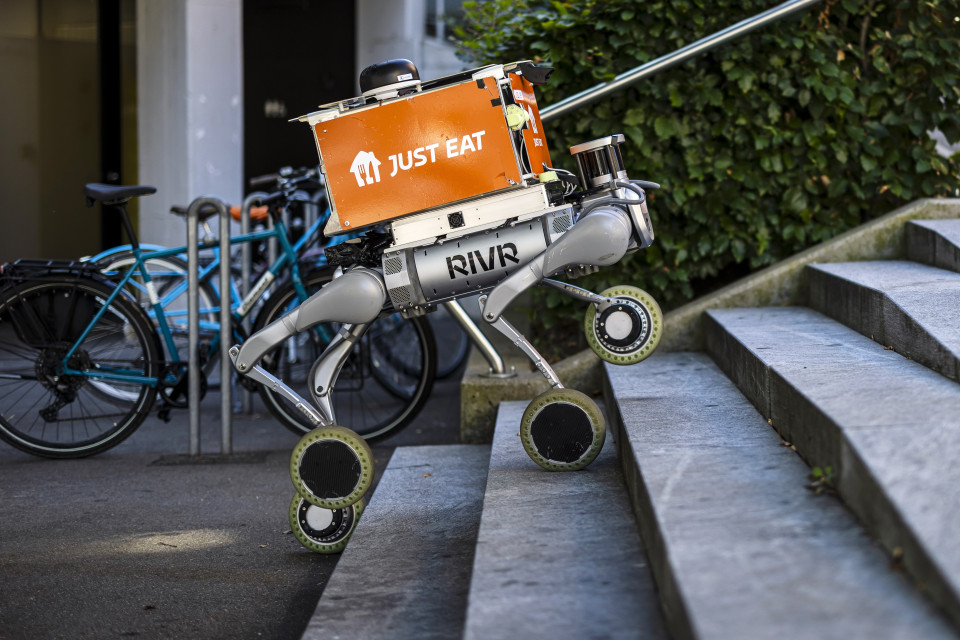 Amazon acquisisce Rivr, startup del Politecnico di Zurigo