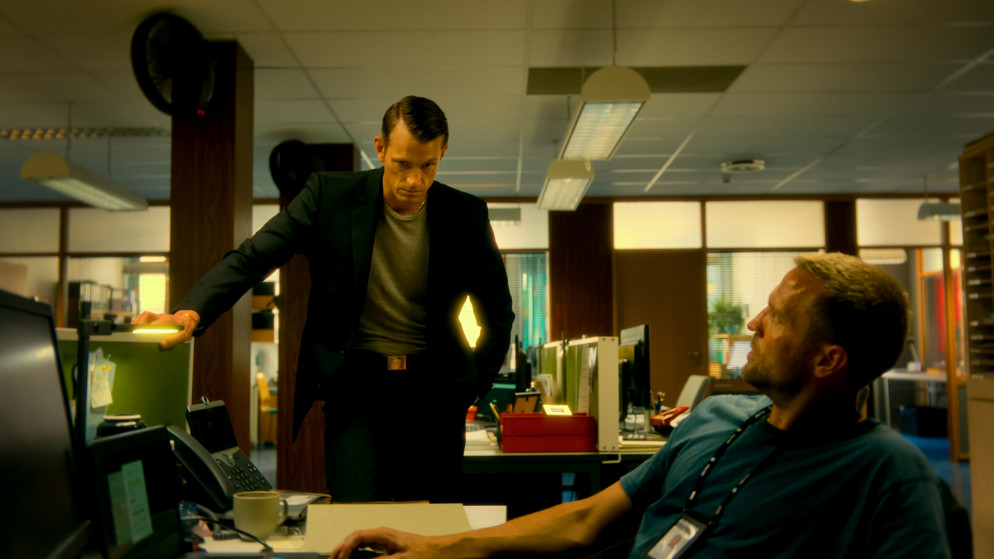 I due protagonisti principali della serie: Joel Kinnaman nei panni di Tom Waaler&nbsp; e Tobias Santelmann in quelli di Hally Hole.&nbsp;&nbsp;© netflix