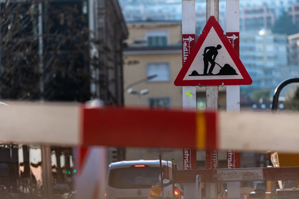 La manutenzione delle strade spacca in due la Gestione
