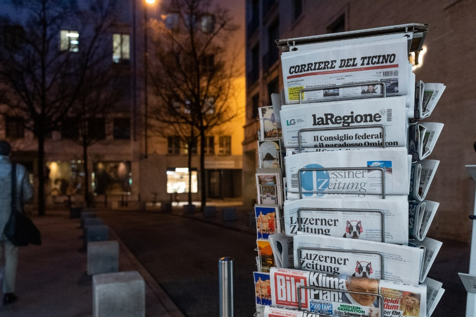 Il lungo addio dell’edicola, in Svizzera e in Ticino meno che in Italia