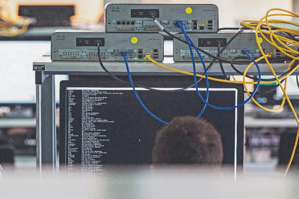 Gli hacker del Poli vi rubano la password