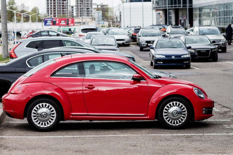 Dal Maggiolino ai sistemi di difesa anti-missili: il settore automobilistico in tempi di guerra