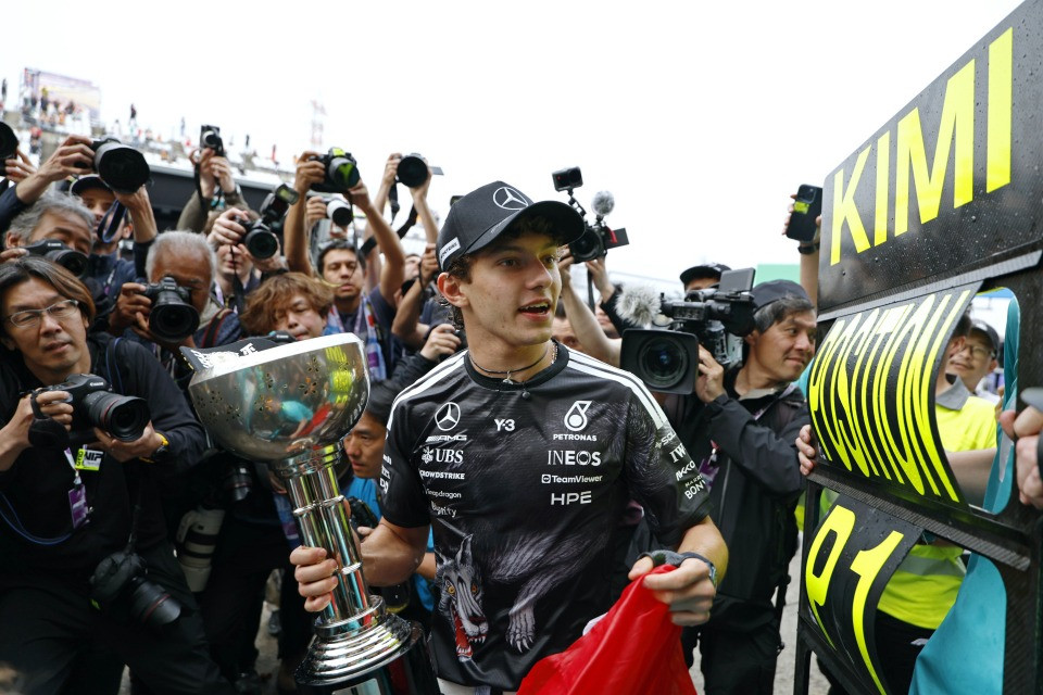 Sotto la stella Mercedes brilla ancora Kimi Antonelli