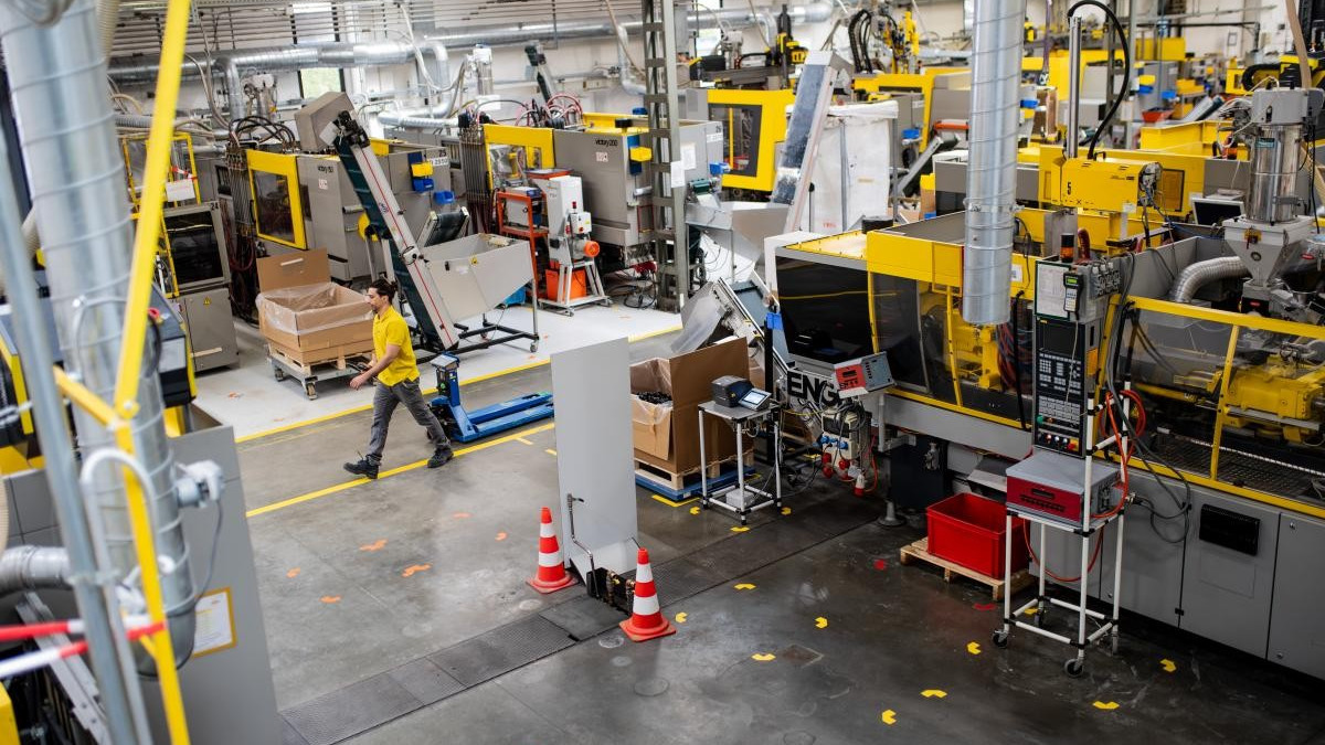 Gli indici PMI sorprendono