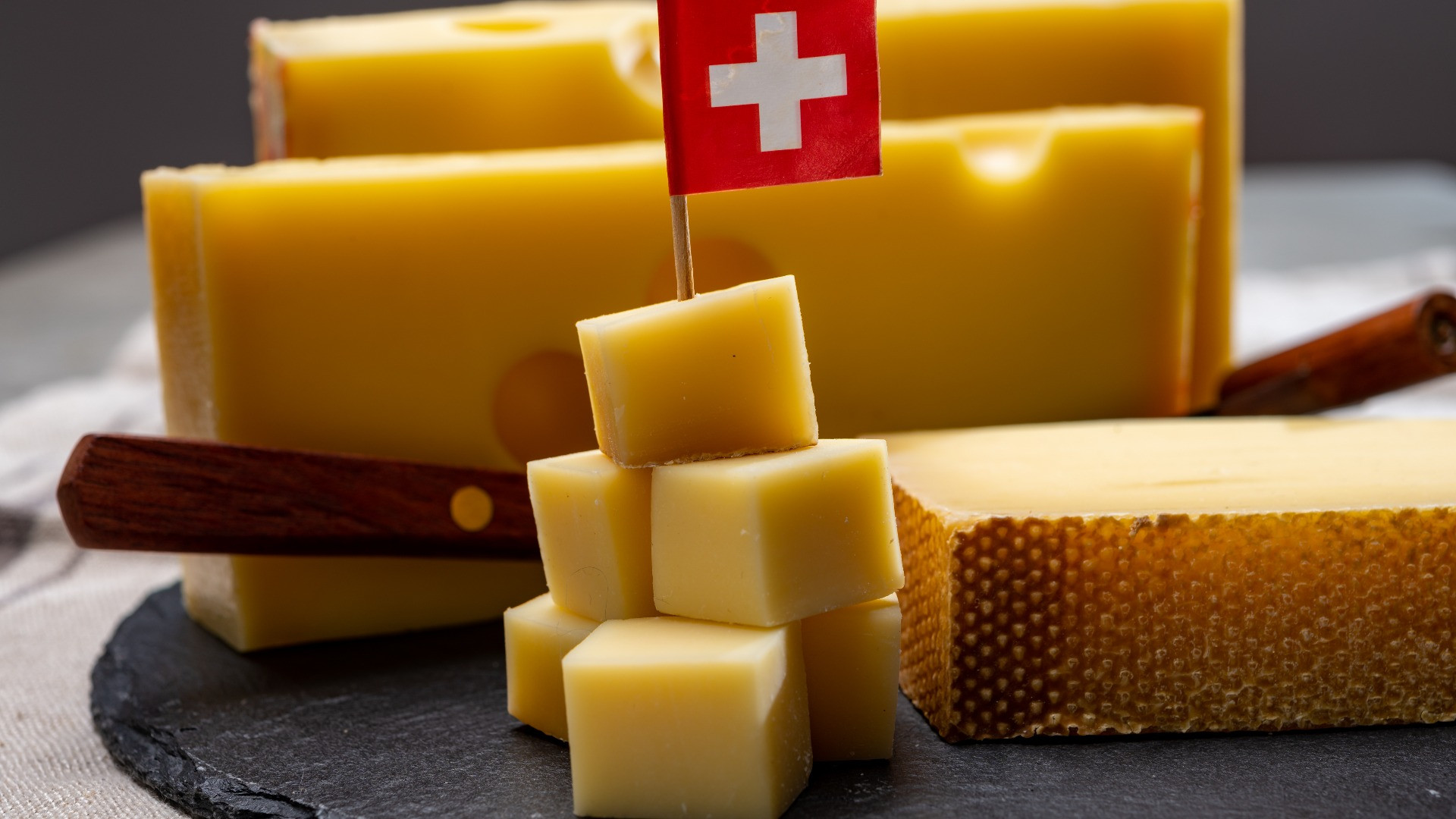 Gli svizzeri mangiano oltre 217.000 tonnellate di formaggio all'anno