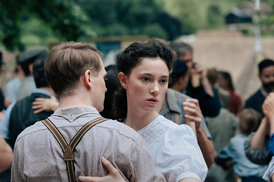 La difficile emancipazione di una giovane in tempo di guerra