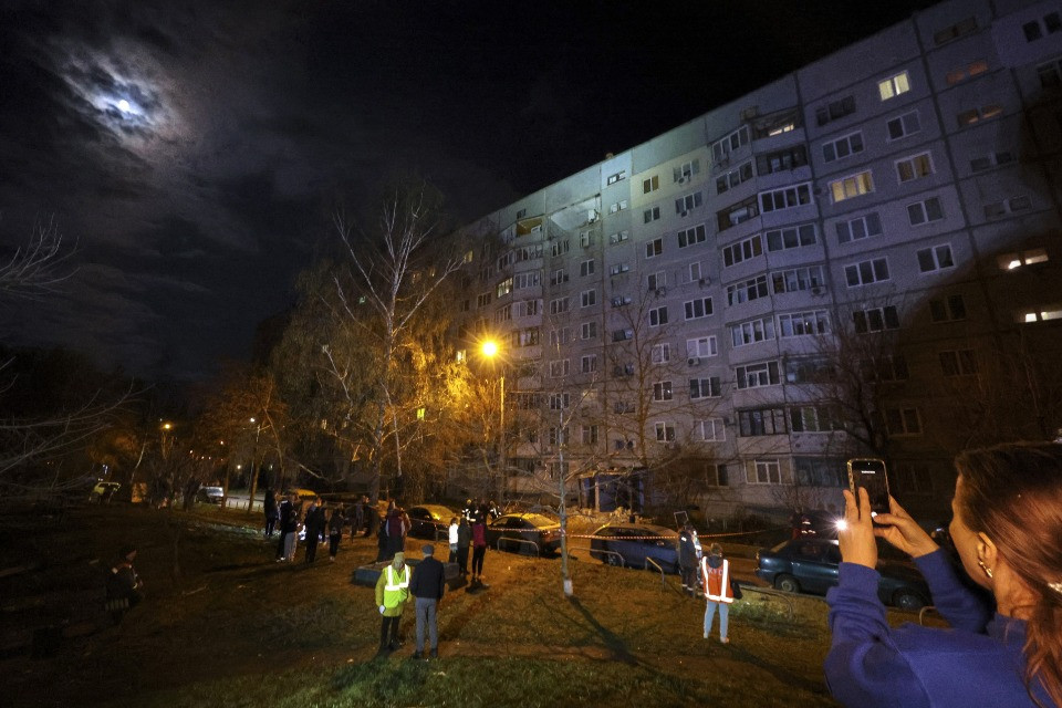 Massiccio attacco alle infrastrutture energetiche ucraine, diverse regioni senza corrente