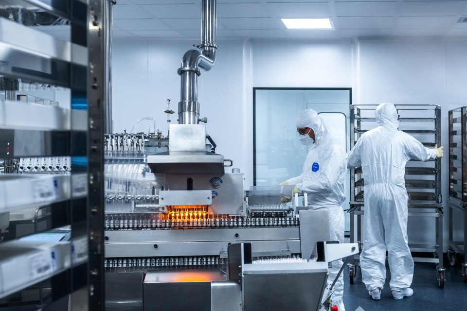 Le imprese svizzere tra dazi e guerre: «Ordini rallentati, investimenti in calo»